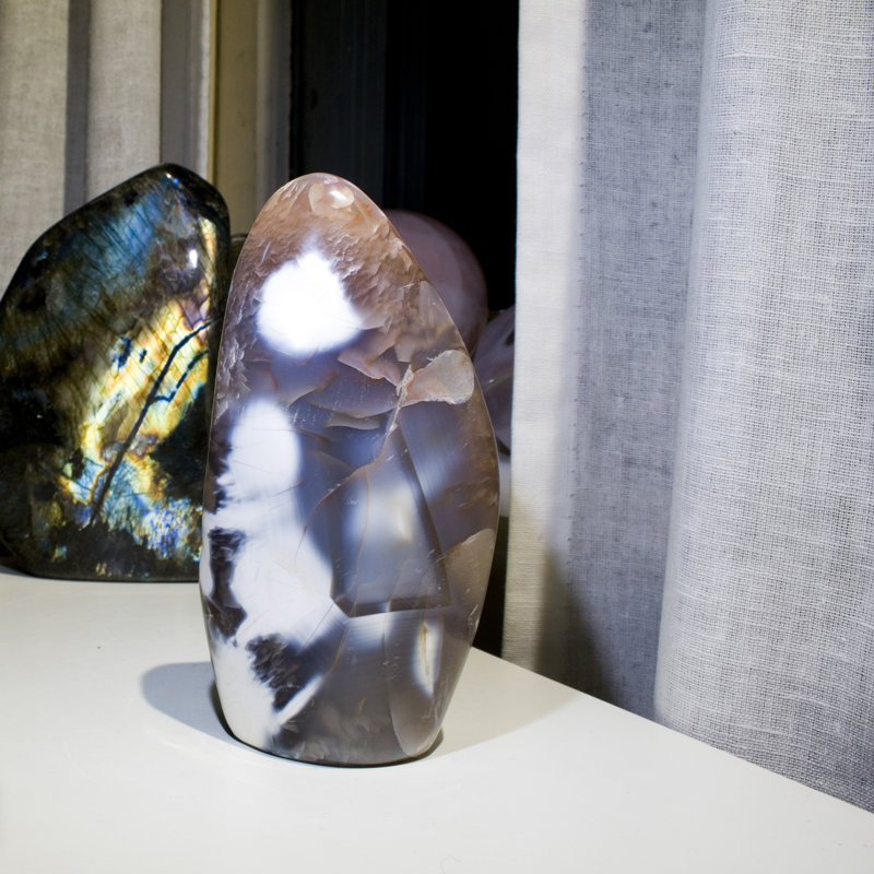 Anhat Figurines & Sculptures
