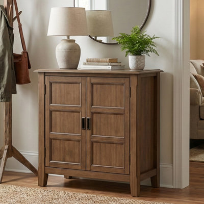 Armoire de rangement basse en bois massif avec tablettes réglables Burlington