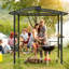 Pavillon de jardin à toit rigide 8 pi x 5 pi avec crochets de tablettes latérales ventilées en polycarbonate