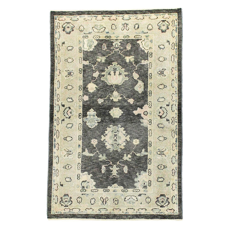 Tapis unique gris / ivoire de 3 pi 8 po x 5 pi 9 po des années 1950