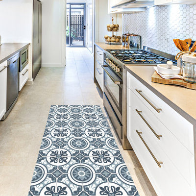 Streeter Argyle Water Resistant Non-Skid Kitchen Mat