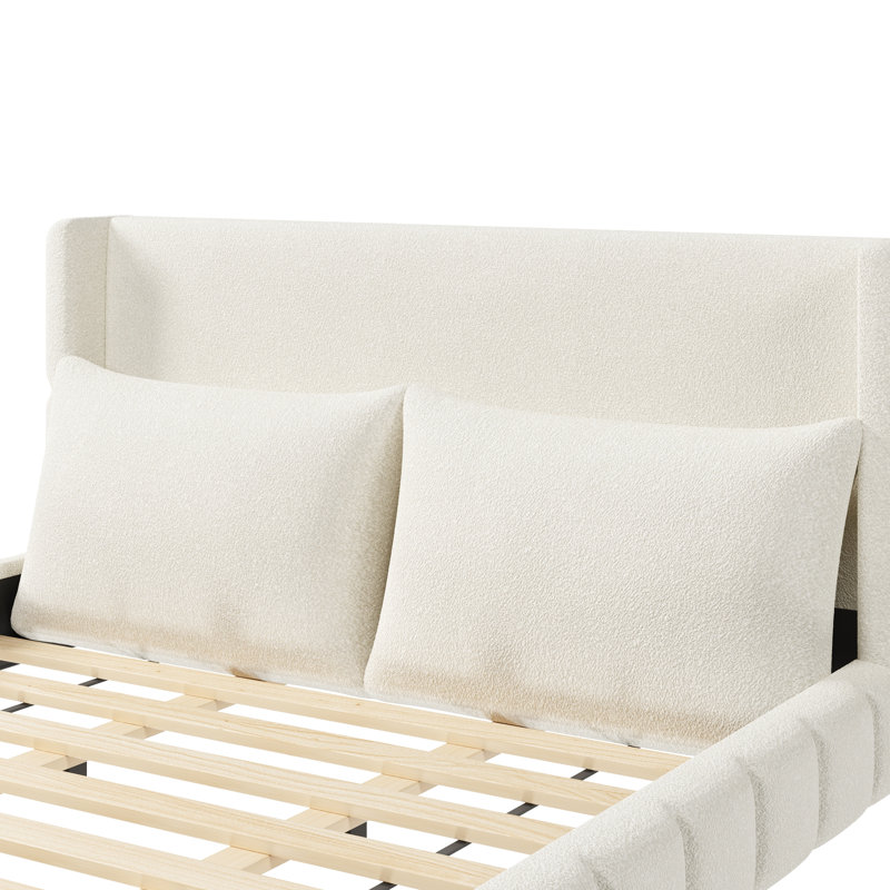 Lit plateforme tapissier avec tête de lit rembourrée et 2 coussins de soutien, White, Très grand lit