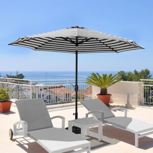 Darrin 9 FT Market Umbrella