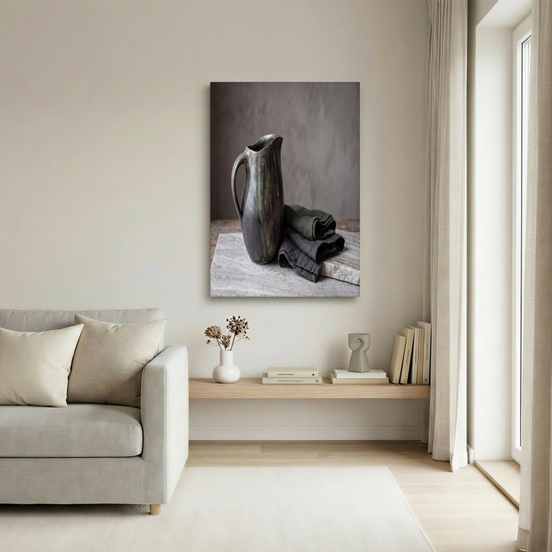 Toile foncée et cruche glacée foncée et toile de lin pliée, 24"H x 36"W