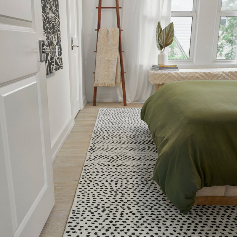 Shentel Hand Tufted Wool Area Rug in White/Black, Runner 2'3" x 8'