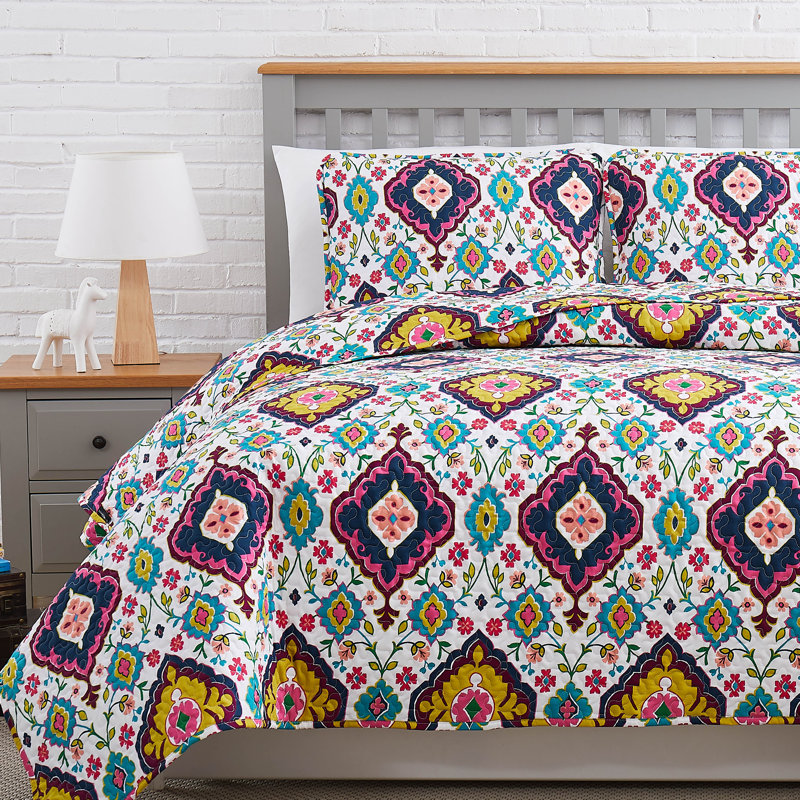 Grace Quilt Set, King/ California King Quilt + 2 King Shams