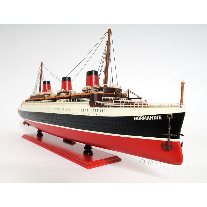 Grand bateau peint de modèle normandie, H 14,5 po x l 41 po x P 5,5 po