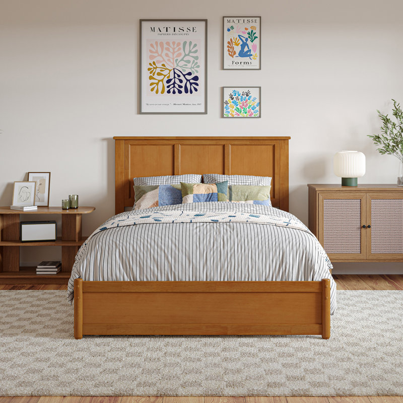 Lit plateforme avec rangement en bois massif Ashante avec pied de lit et tiroirs sous le lit, Double, Caramel clair