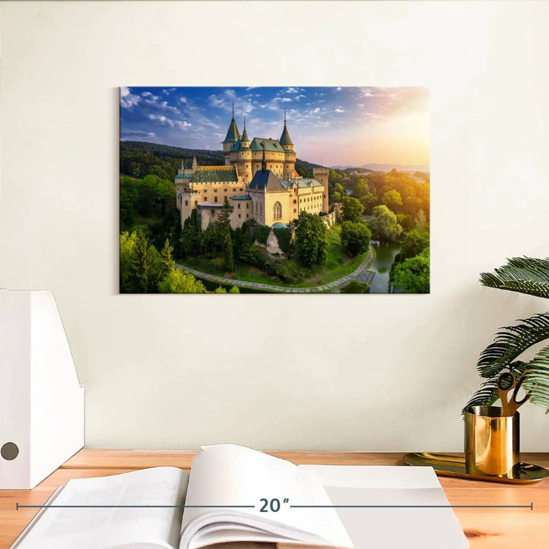 Lilie Majestic Bojnice Castle, 8" H x 12" W