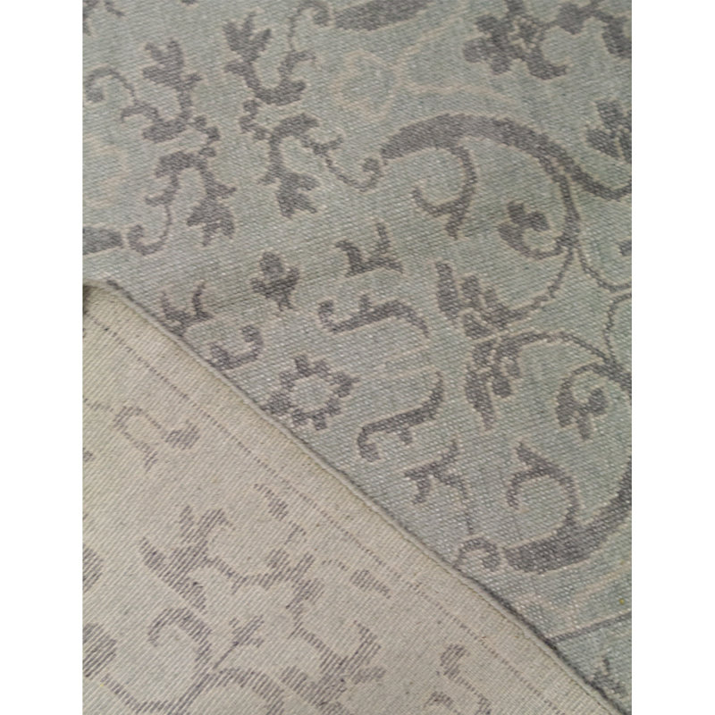 Floral Area Rug in Gray