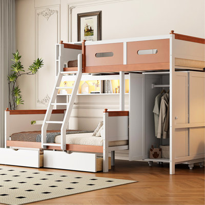 Lit superposé simple au-dessus d'un lit double en bois avec garde-robe et tablettes éclairées à DEL, finition blanche, éclairage de rangement orange, palette de couleurs, style pratique