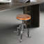 Tabouret pivotant en bois massif Jenaiah