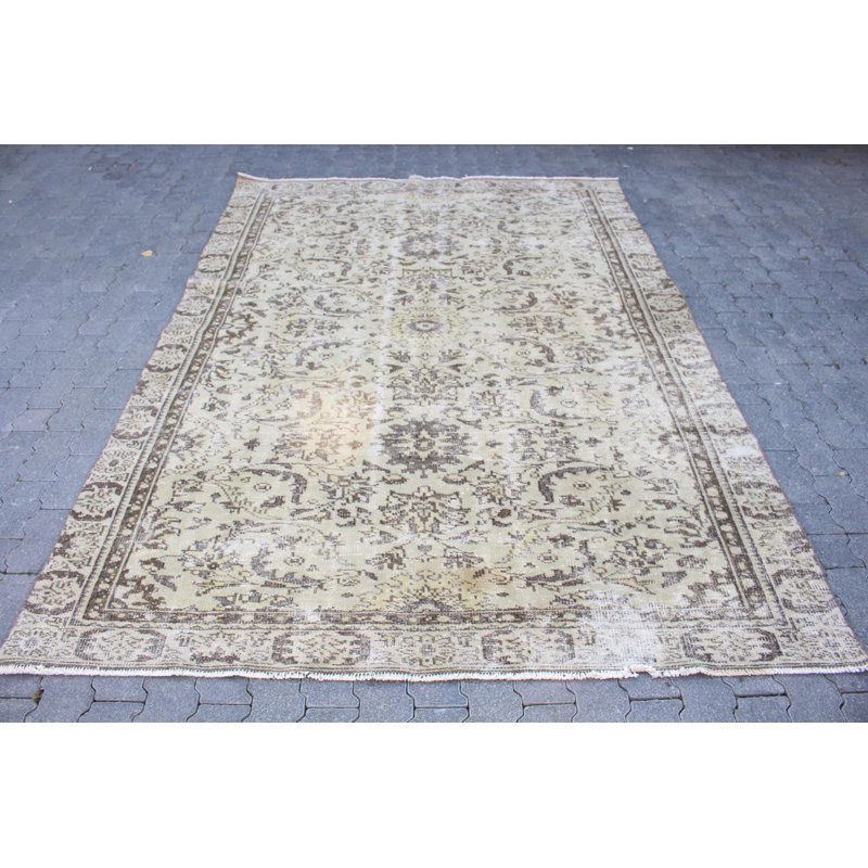 Tapis turc vintage en laine Anatolian beige vieilli pour décoration de chambre bohémienne