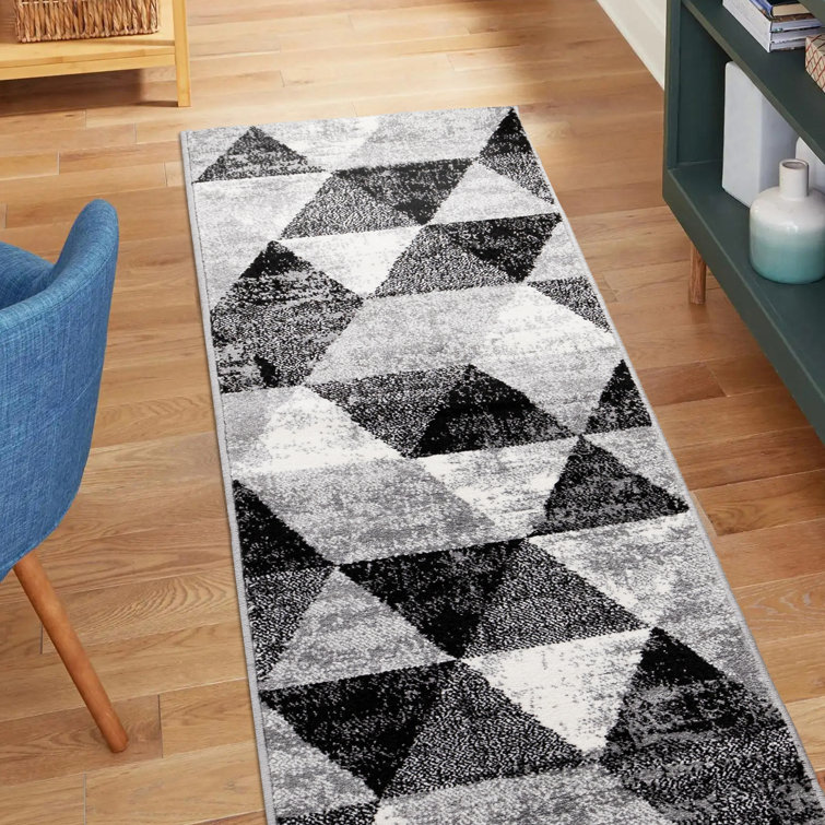 Jashua Machine Woven Geometric Area Rug 