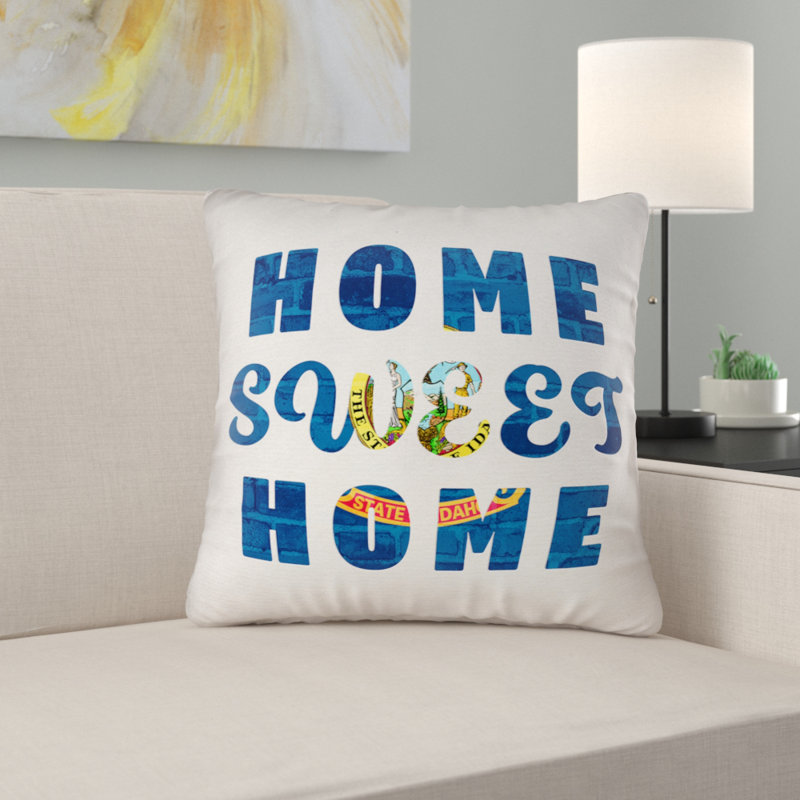 Coussin Katelyn Smith Home Sweet, 26 po x 26 po, Similisuède - utilisation intérieure seulement, Housse de coussin