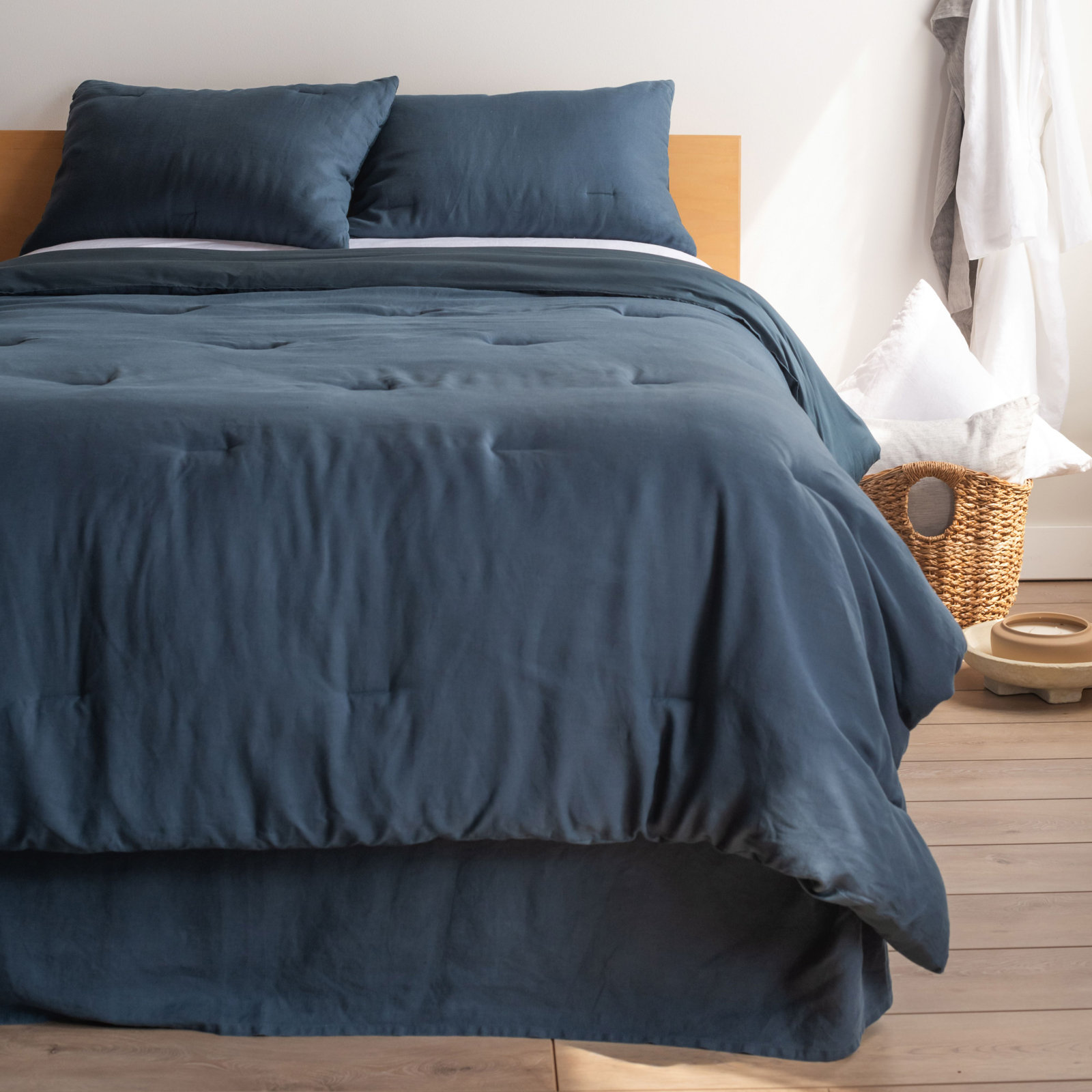 100% French Linen Bedskirt, Full, Baltic