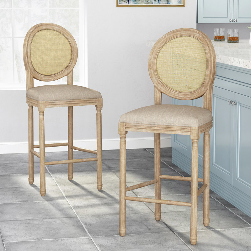 Tabourets de bar confortables (la paire) - pour une expérience culinaire relaxante. Dossier tissé, revêtement doux, pieds robustes. Beige et naturel. 20,06 po x 21,6 po 49,76 po, pieds et dossier complexes et élégants. Siège en tissu. Cuisine