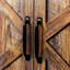 Armoire avec 4 portes et 4 tablettes ouvertes