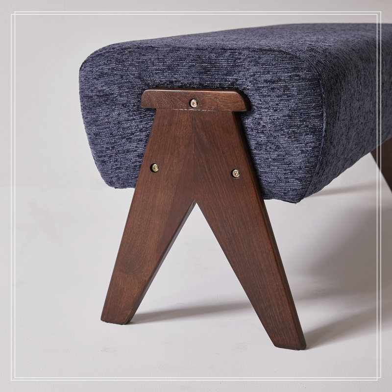 Chenille Trentham avec pieds en bois robuste, Blue