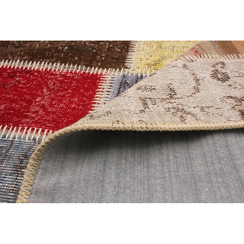Tapis unique en laine noué à la main style Kosak des années 2010 gris clair / vert / rouge 5 pi 8 po x 8 pi 2 po Kalirose