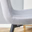 Ensemble confortable de chaises de salle à manger en lin et coton - Quatre pièces en gris clair. Siège et dossier intégrés, matériau en coton et lin