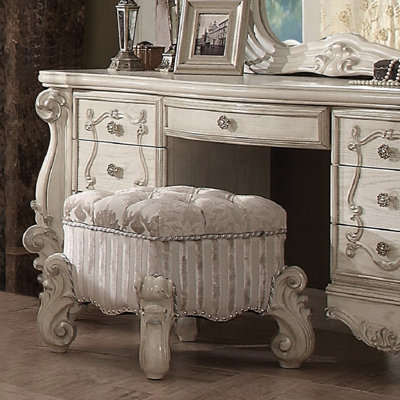 Tabouret de coiffeuse ivoire et blanc os avec garniture cloutée