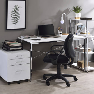 Bureau moderne moderne blanc et luge