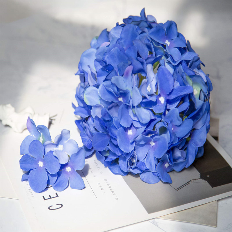 Arrangement, Blue
