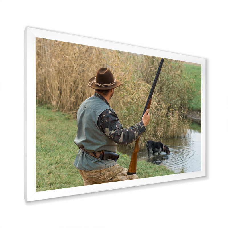 «Hunters Pursuit I», reproduction sur toile, Cadre simple blanc, H 34 po x l 44 po x P 1,5 po