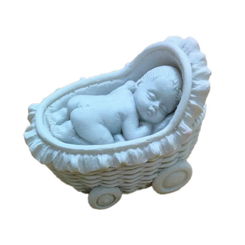 Bébé à l’intérieur d’un statue landau Westchester