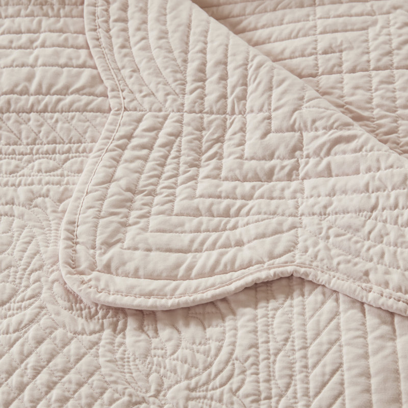 Journey Oversized Quilted Throw with Scalloped Edges, Blush