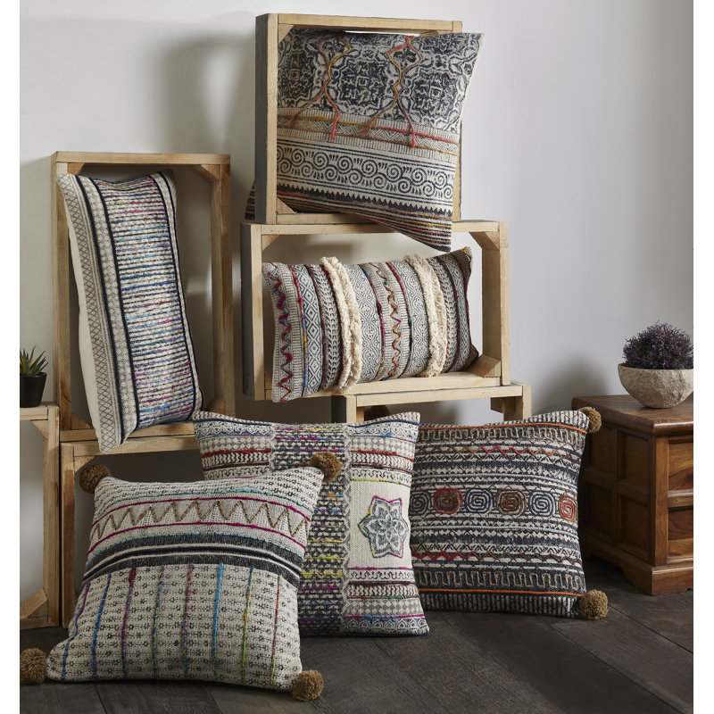 Housse de coussin brodée en duvet de plumes avec insert