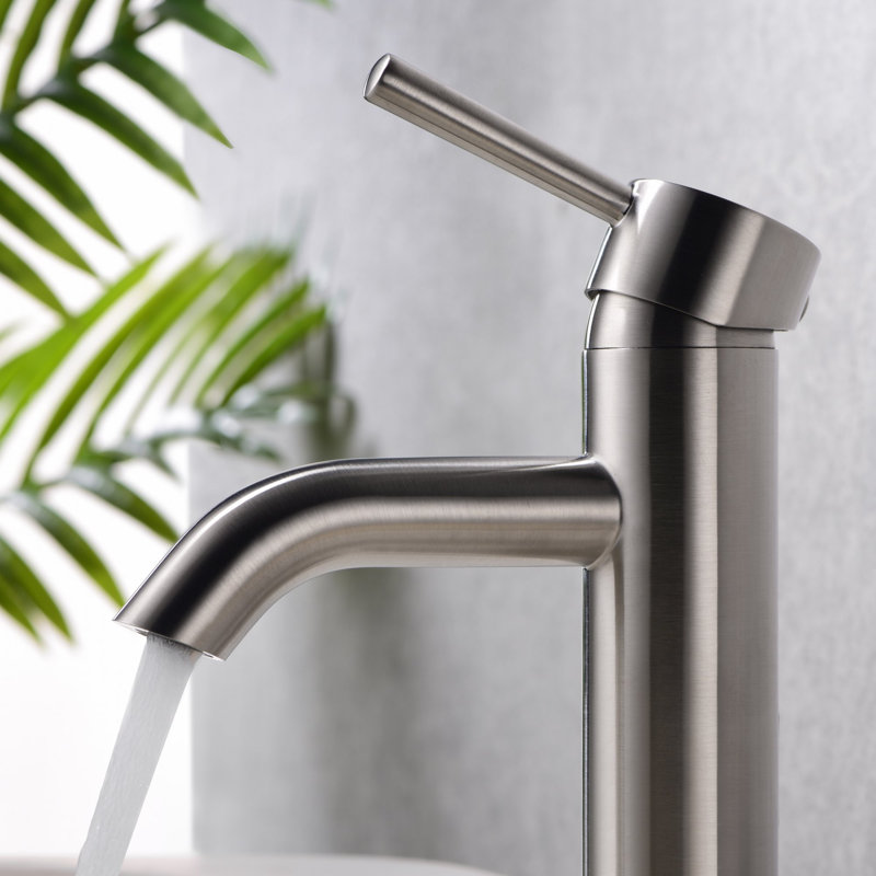 Robinet de lavabo de salle de bain à vasque courte à fixation sur le comptoir Euro Collection - nickel brossé, Nickel brossé
