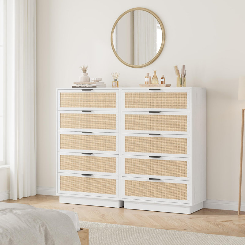 Table de chevet moderne de style milieu du siècle, large de 76 cm, avec 5 tiroirs et poignées en métal, en bois blanc, idéale pour la chambre, le salon ou le dressing.