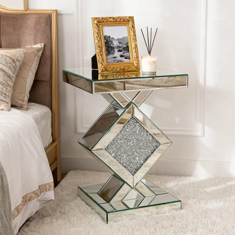 Table de bout moderne en miroir avec incrustation de cristal concassé, table d'appoint à finition miroir argentée pour le salon, la chambre à coucher ou le vestibule, entièrement assemblée