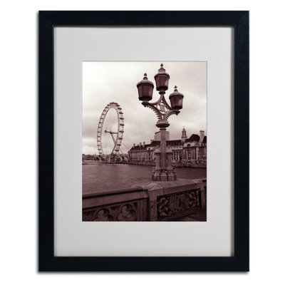 « paris eye 2 » par kathy yates, reproduction de photo encadrée