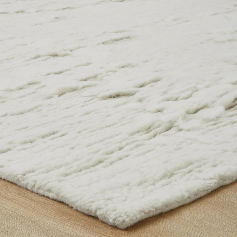 Hand Knotted Wool Area Rug in White/Cream, Rectangle 2' x 3'