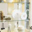 Armoire vitrée élégante avec intérieur spacieux et caractéristiques lumineuses, teinte d'éclairage réglable blanc antique-985006402