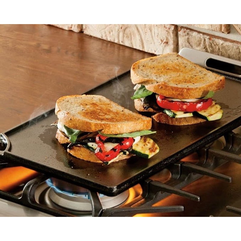 Gril / plaque chauffante réversible en fonte - surface de cuisson pré-assaisonnée de 9,5 x 16,75 pouces - côtés plats et nervurés - à utiliser sur une cuisinière, un barbecue ou un feu de camp - noir robuste