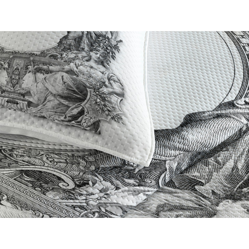 Motifs Traditional Polyester Coverlet