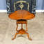 Table de bout à piédestal en bois massif Lisette