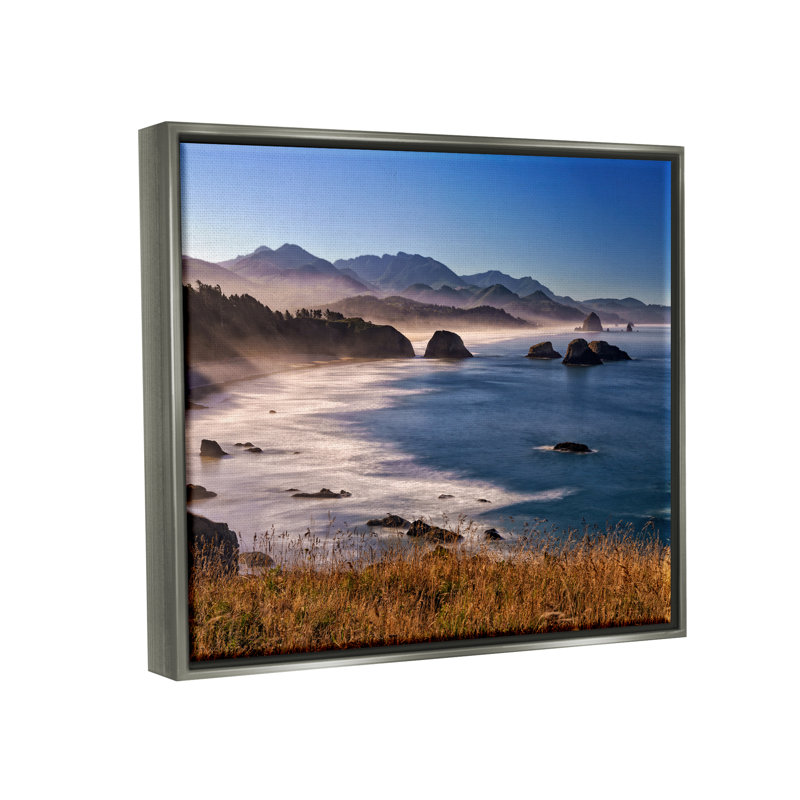 «Rocky Shore Coastal Mountain Peaks Floater», art mural par Rick Berk, H 25 po x l 31 po x P 1,7 po