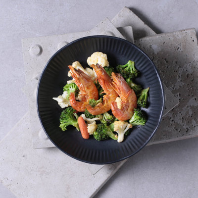 Linhas Matte Black Salad Bowl 28 Oz Ceramic Stoneware - Microwave, Oven, and Dishwasher Safe, by Porto Brasil
