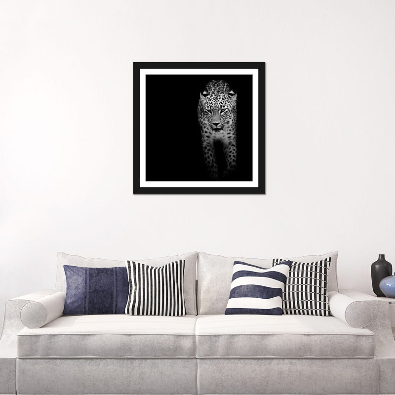 «Leopard II», reproduction de photo sur toile, H 16 po x l 16 po x P 1 po, Papier beaux-arts encadré noir, Blanc