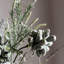 Ornements de fleurs simulées
