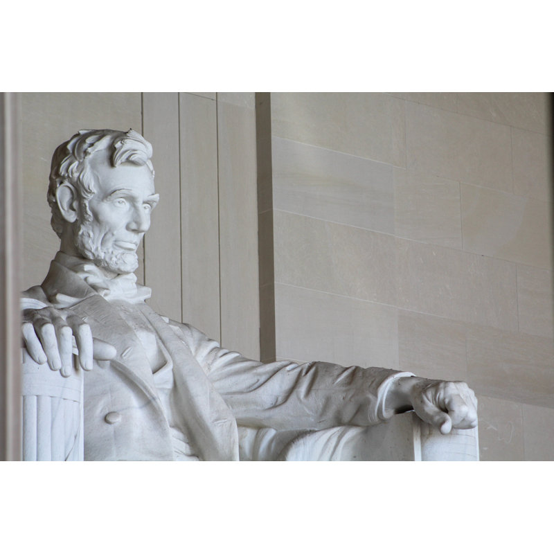 Statue de Abraham Lincoln, Gros plan, Côté gauche, Repose, Statue de Lincoln, H 24 po x l 48 po x P 1,5 po