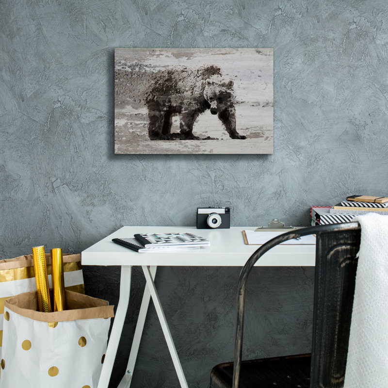 «Bear» par Irena Orlov, H 12 po x l 18 po x P 0,75 po