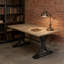 Bureau avec pattes en métal