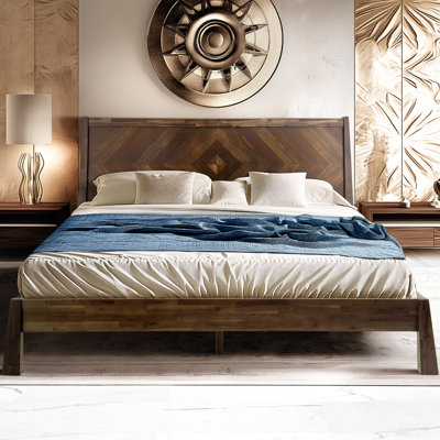 Base de lit en bois massif Millwood Pines Aaman