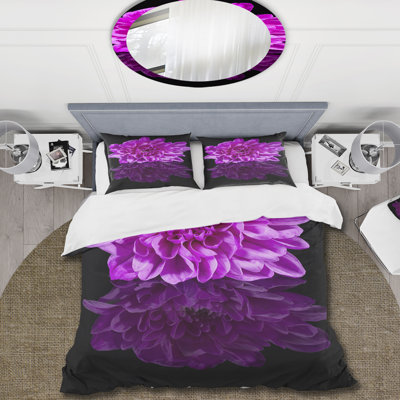 Single Chrysanthemum Flower On Black Reflection - Traditional Duvet Cover Set - Microfiber Polyester